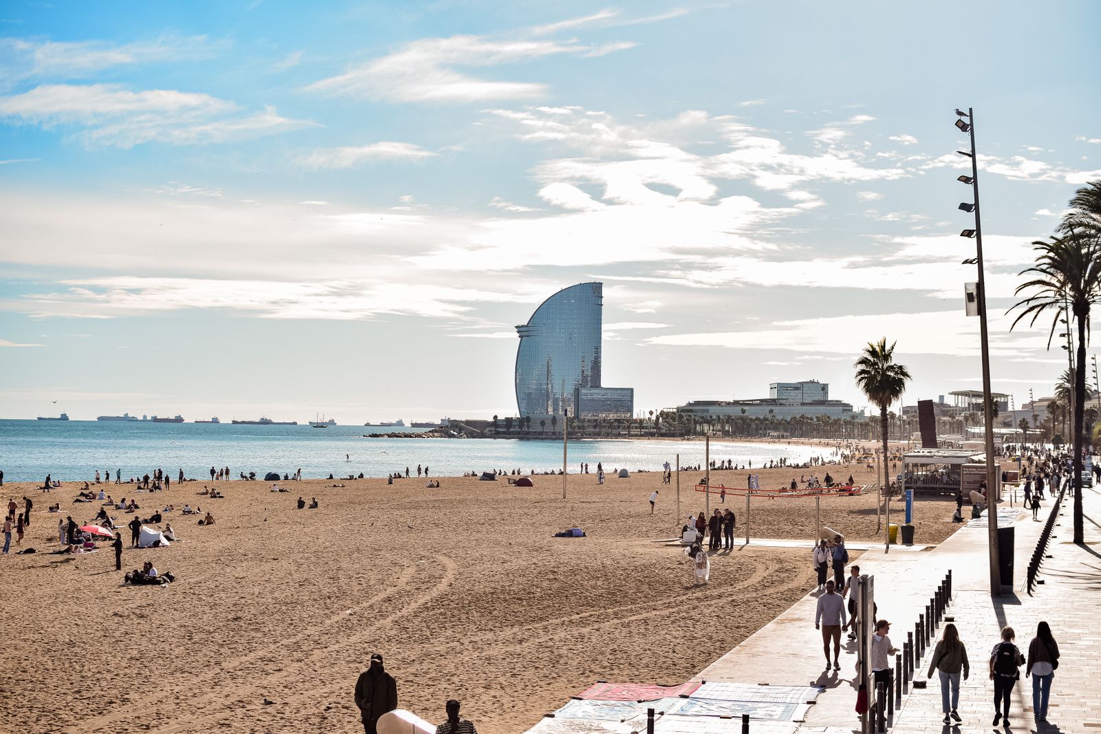 Playa de la Barceloneta y el hotel W Barcelona